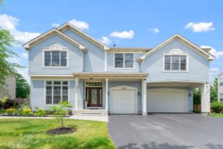 2320 Barrett Drive, Algonquin, IL 60102