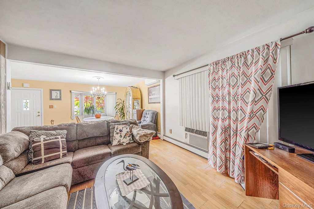 19 Curve Lane, Levittown, NY 11756 — photo 2