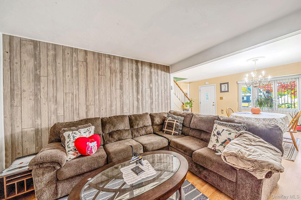 19 Curve Lane, Levittown, NY 11756 — photo 4