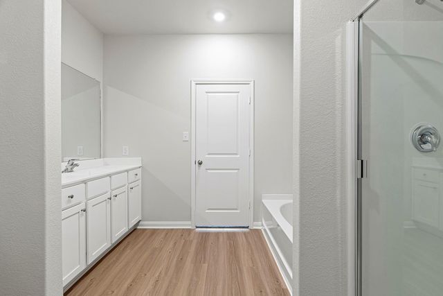 8843 New Jade Drive, Iowa Colony, TX 77583