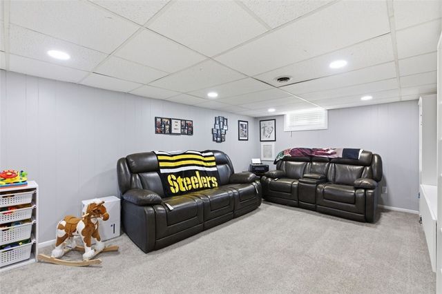403 Oak St., West Mifflin, PA 15122