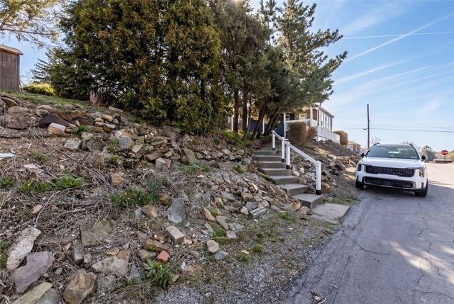 403 Oak St., West Mifflin, PA 15122