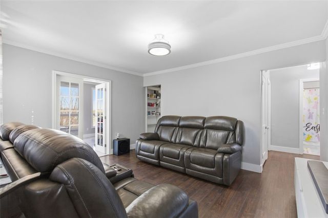 403 Oak St., West Mifflin, PA 15122