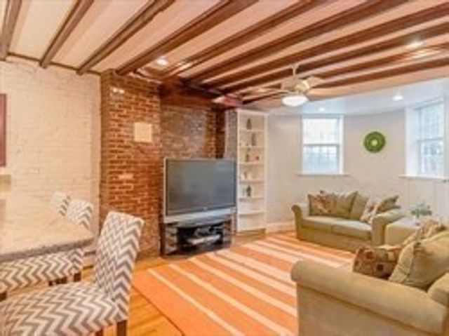 15 Blackwood St 1, Boston, MA 02115