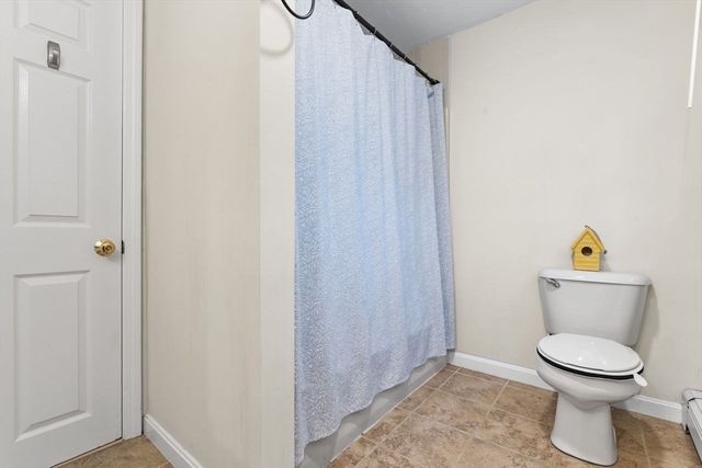 13 Plain St, Upton, MA 01568