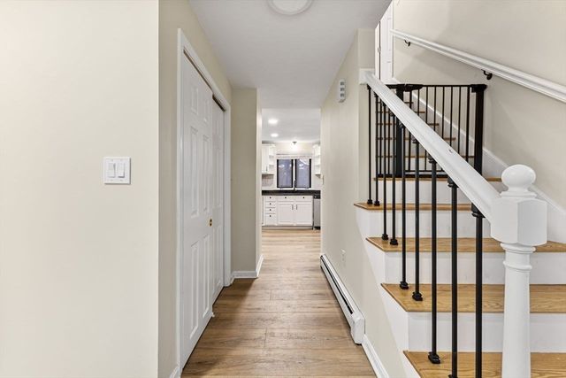 13 Plain St, Upton, MA 01568