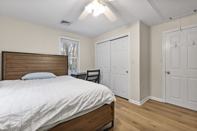 13 Plain St, Upton, MA 01568