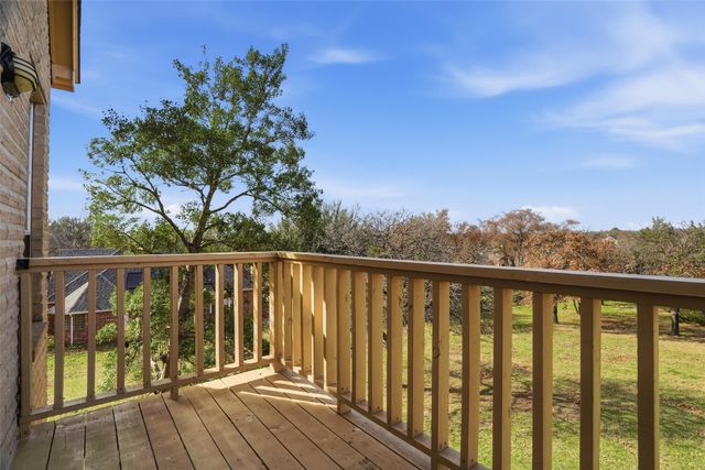 2829 Bent Oaks Drive, Burleson, TX 76028