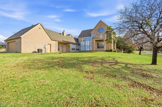 2829 Bent Oaks Drive, Burleson, TX 76028