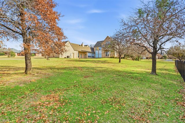 2829 Bent Oaks Drive, Burleson, TX 76028