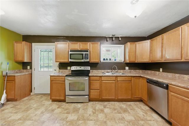 2597 Leroy RD, Virginia Beach, VA 23456