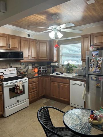 770 Lori Drive 245, Palm Springs, FL 33461
