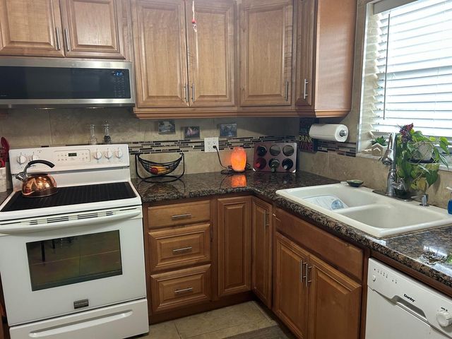 770 Lori Drive 245, Palm Springs, FL 33461