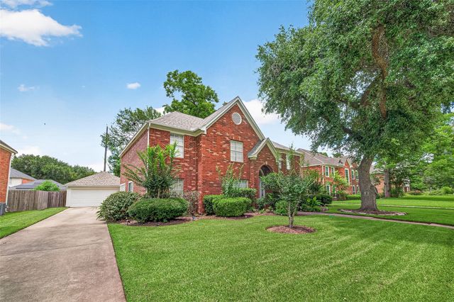4506 Warwick Drive, Sugar Land, TX 77479