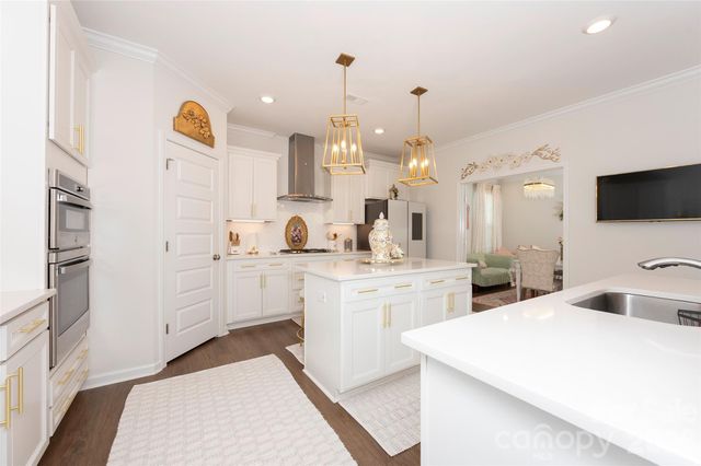 6249 Finch Meadow Court, Clemmons, NC 27012