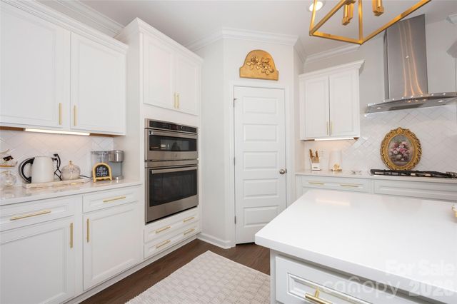 6249 Finch Meadow Court, Clemmons, NC 27012