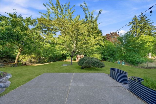 11526 3rd Avenue NE, Seattle, WA 98125