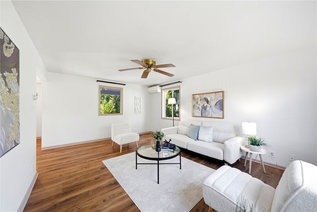 11526 3rd Avenue NE, Seattle, WA 98125