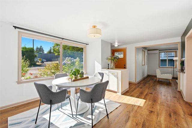 11526 3rd Avenue NE, Seattle, WA 98125