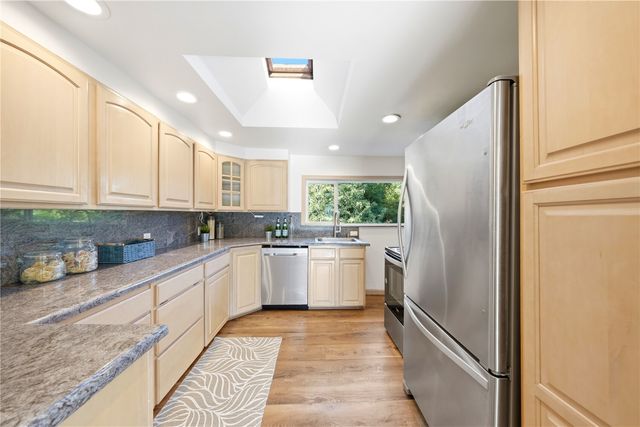 11526 3rd Avenue NE, Seattle, WA 98125