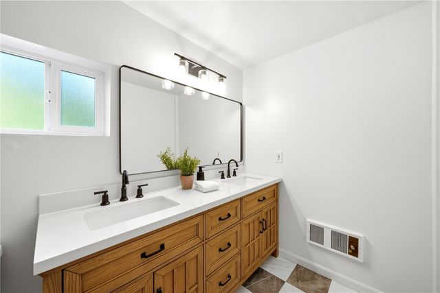 11526 3rd Avenue NE, Seattle, WA 98125