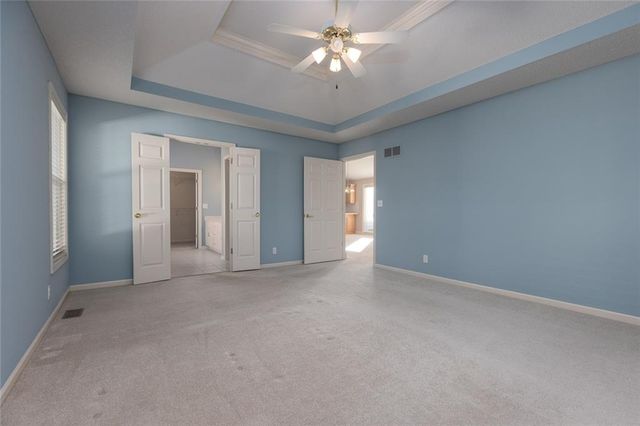 7910 N Locust Street, Kansas City, MO 64118