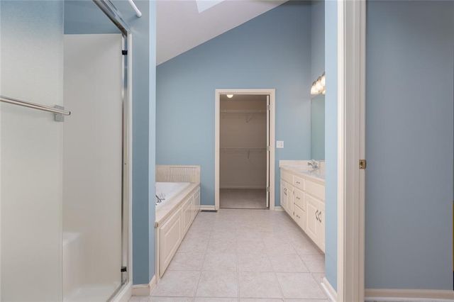 7910 N Locust Street, Kansas City, MO 64118