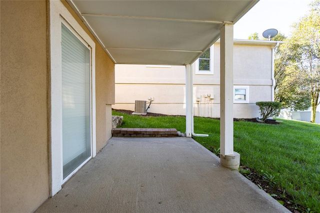 7910 N Locust Street, Kansas City, MO 64118