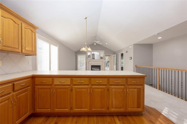 7910 N Locust Street, Kansas City, MO 64118