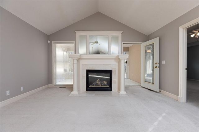 7910 N Locust Street, Kansas City, MO 64118