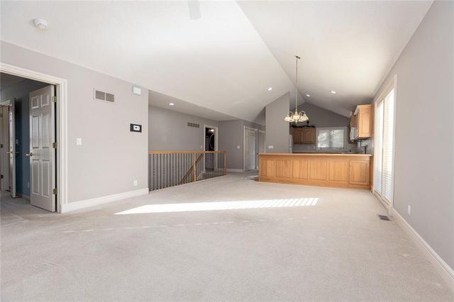 7910 N Locust Street, Kansas City, MO 64118