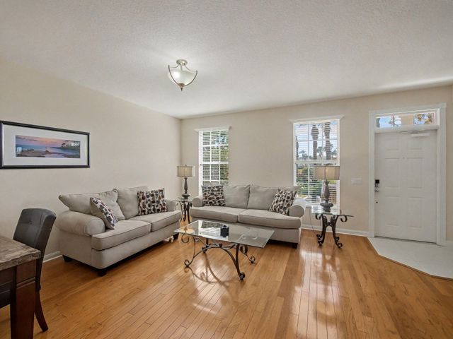 124 Courtenay Court, Jupiter, FL 33458