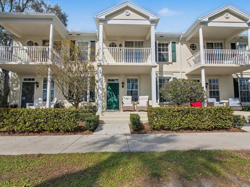 124 Courtenay Court, Jupiter, FL 33458