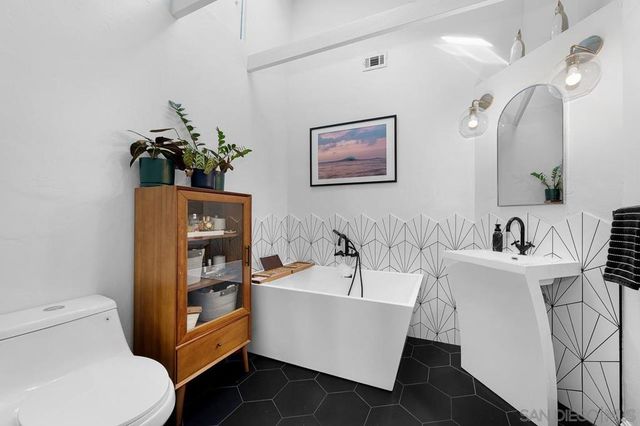 3160 Olive Street, San Diego, CA 92104