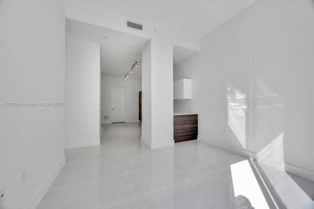 301 Altara Ave 201, Coral Gables, FL 33146