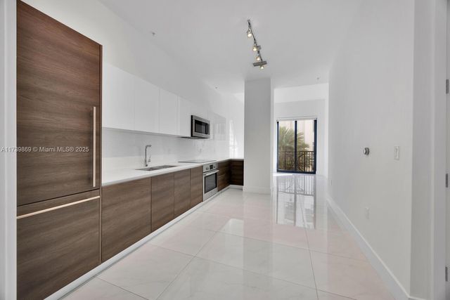 301 Altara Ave 201, Coral Gables, FL 33146