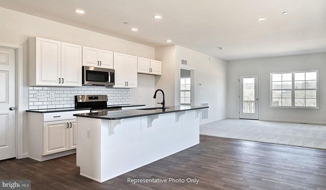 7837 OAK BROOK DR, Harrisburg, PA 17112