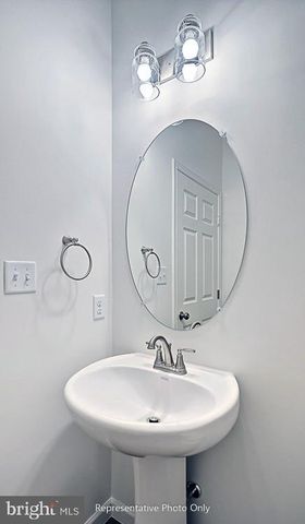 7837 OAK BROOK DR, Harrisburg, PA 17112