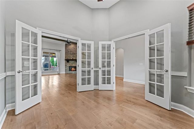 5909 S 66th Street, Cave Springs, AR 72718