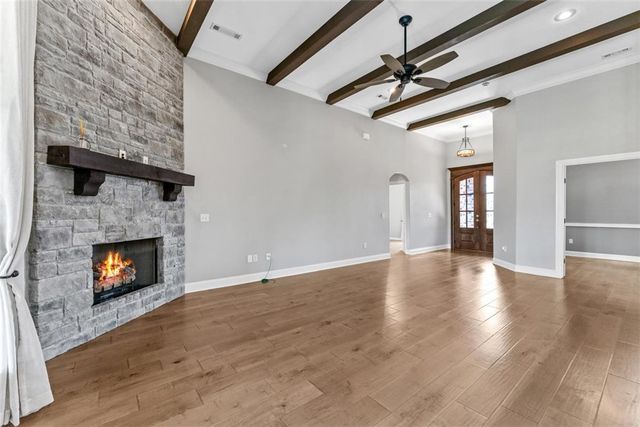 5909 S 66th Street, Cave Springs, AR 72718