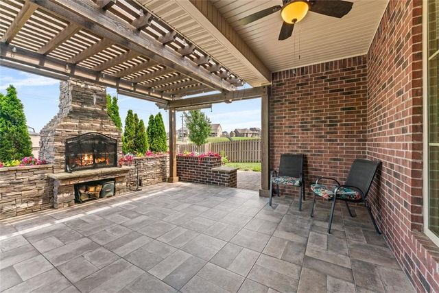 5909 S 66th Street, Cave Springs, AR 72718