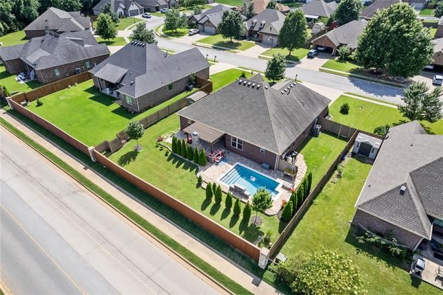 5909 S 66th Street, Cave Springs, AR 72718