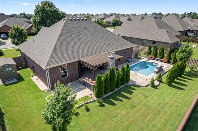 5909 S 66th Street, Cave Springs, AR 72718