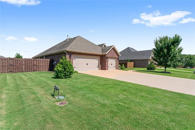 5909 S 66th Street, Cave Springs, AR 72718