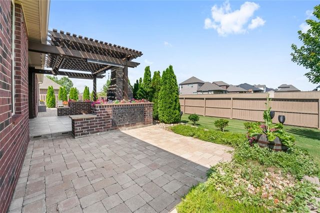 5909 S 66th Street, Cave Springs, AR 72718