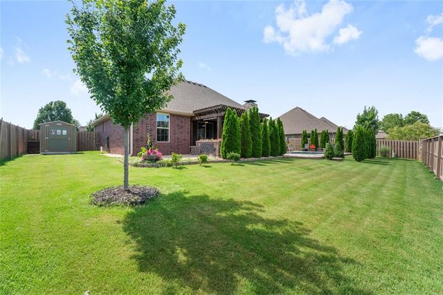 5909 S 66th Street, Cave Springs, AR 72718