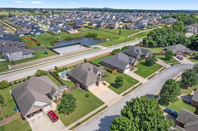 5909 S 66th Street, Cave Springs, AR 72718