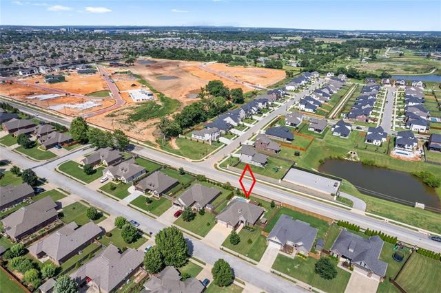 5909 S 66th Street, Cave Springs, AR 72718