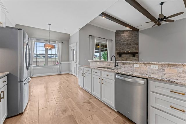 5909 S 66th Street, Cave Springs, AR 72718