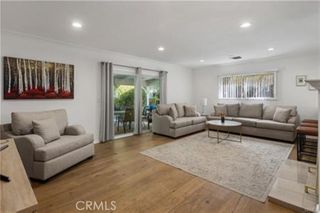 22335 Kittridge Street, Woodland Hills (los Angeles), CA 91303